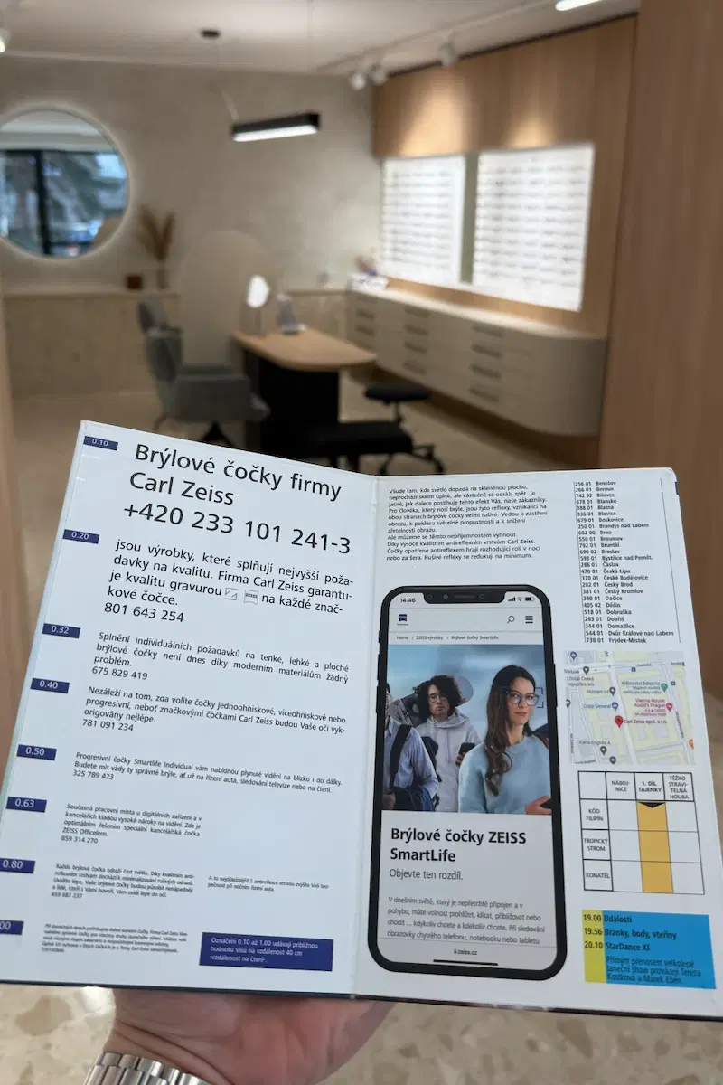 Ostrý text, rozmazaná dálka