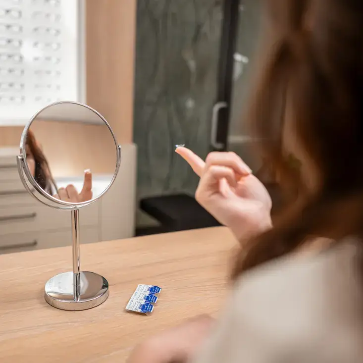 Aplikace kontaktních čoček v optice Ždánský Brno